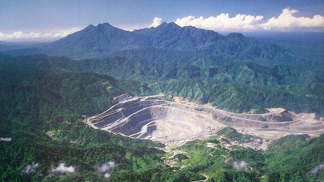 Panguna mine, Bougainville, in 1997