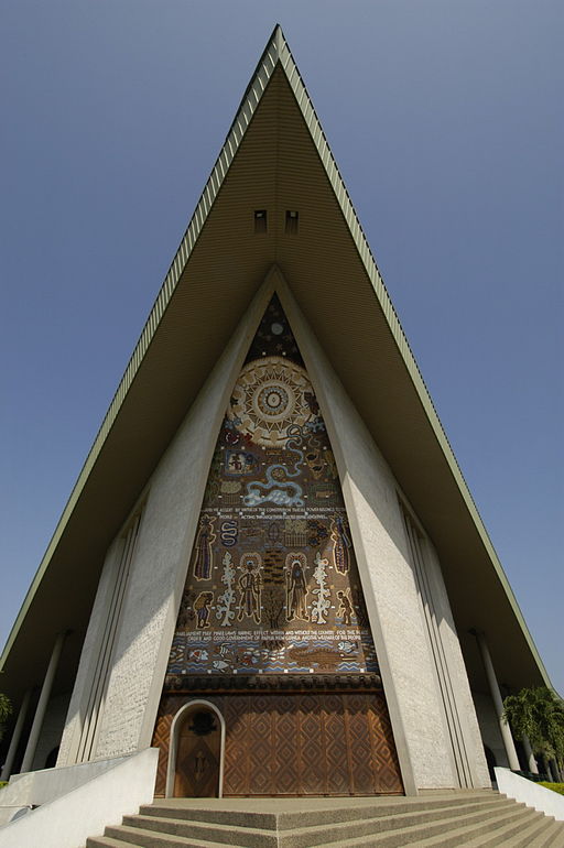 PNG Parliament (image: Wikimedia/Steve Shattuck)