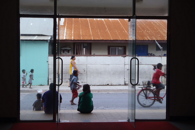 Ebeye, Marshall Islands streetscape (Flickr/DFAT/Erin Magee)