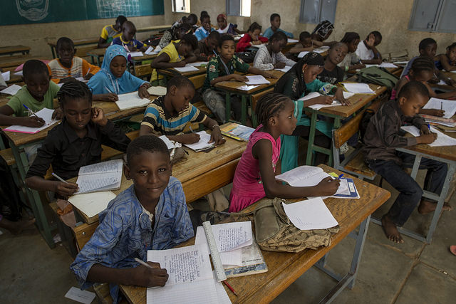 School children in a classroom in Gao, Mali (Flickr/UN Photo/Marco Domino)
