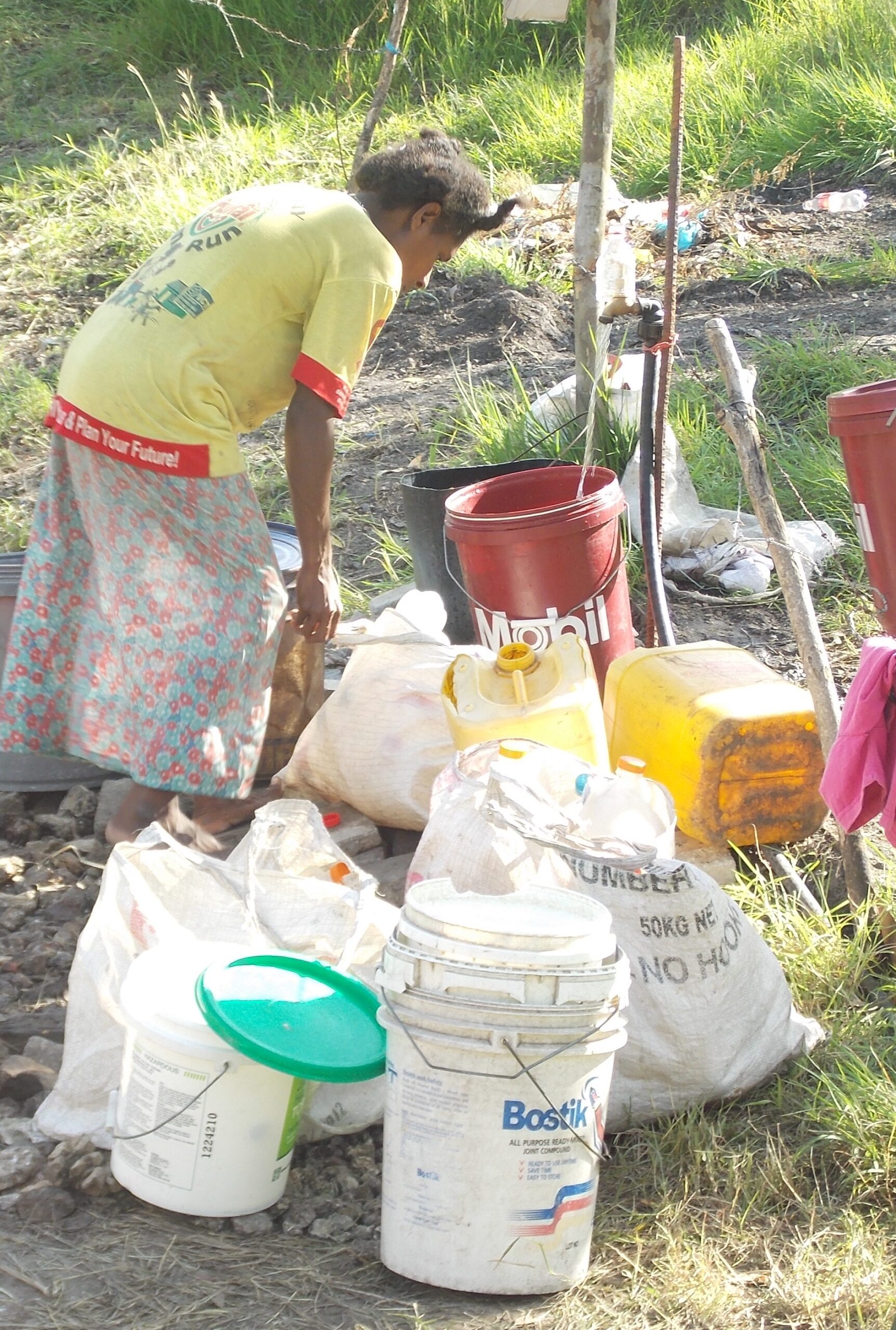 Collecting H2O in POM (image: Michelle Rooney)