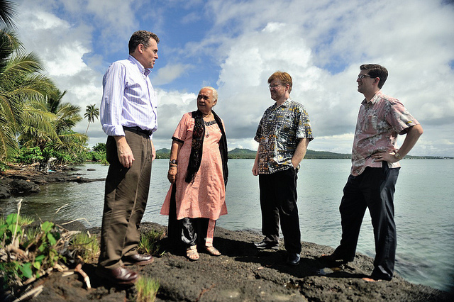 USAID helps fight climate change in Samoa, Feb 2013 (Flickr/US Embassy New Zealand, CC BY-ND 2.0)