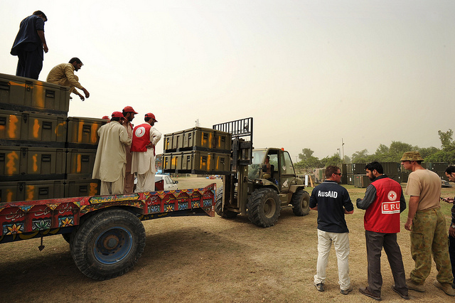 Loading of Australian stores for gifting to the Pakistan Red Crescent, 2010 (Flickr/DFAT/Australian Defence Force CC BY 2.0)