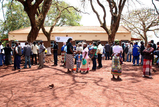 Polling station, Namaacha, Mozambique 2009 (Commonwealth Secretariat/Flickr CC BY-NC 2.0)