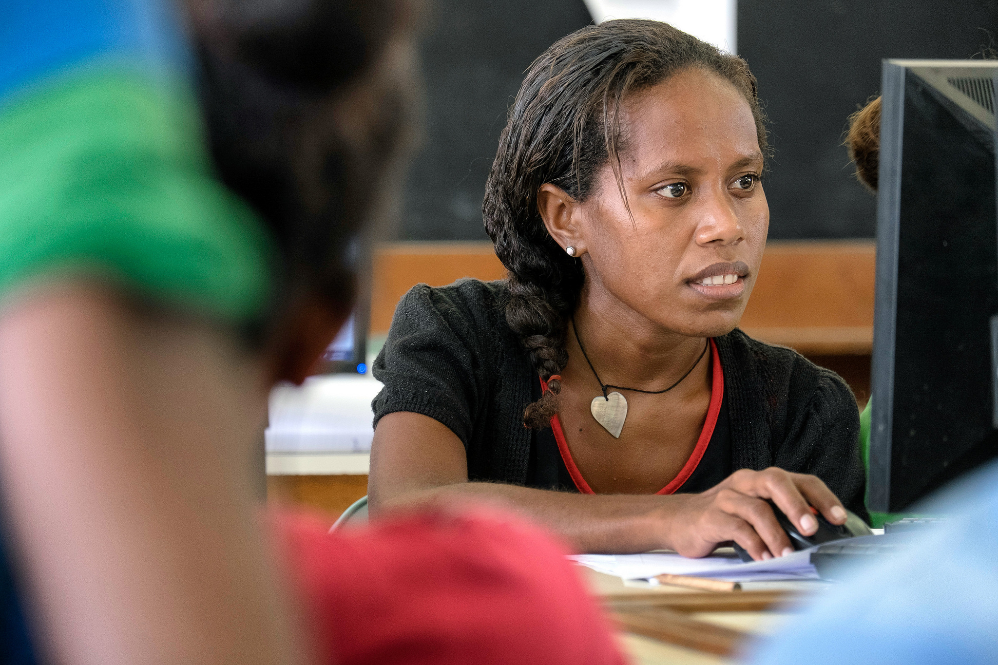 Student in USP computer lab, Solomon Islands (ADB/Flickr CC BY-NC-ND 2.0)