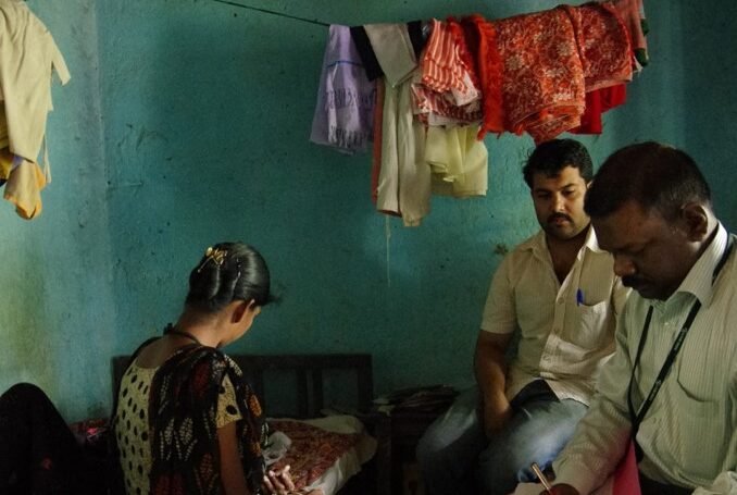 A home visit for palliative care in Kerala, India (Francois Decaillet/Flickr/CC BY-NC-ND 2.0)