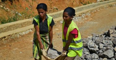 Women work on the Road for Development Programme in Timor-Leste; the improved road access for rural Timorese will hopefully bring economic benefits (ILO in Asia and the Pacific/Flickr/CC BY