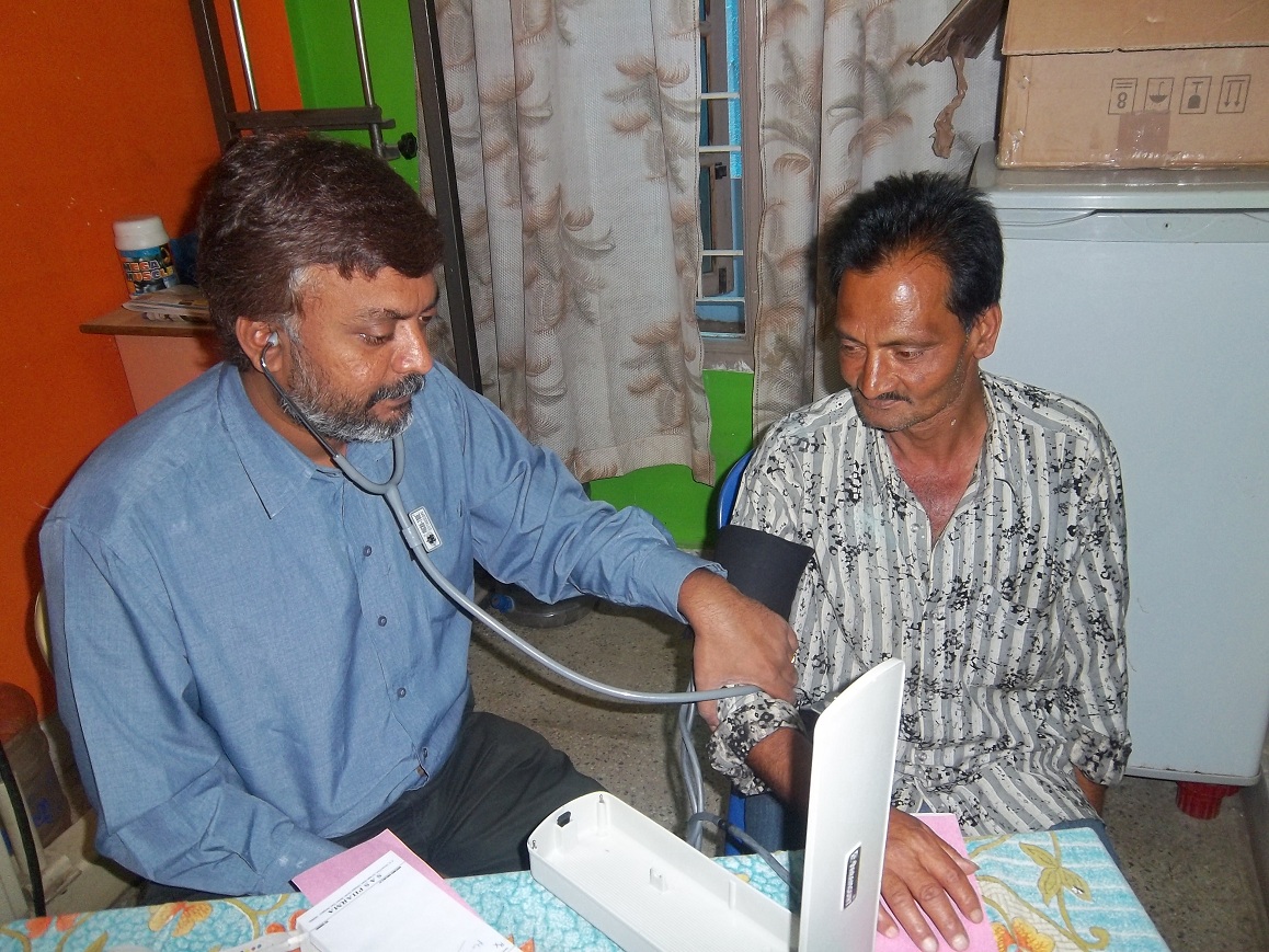 A patient getting a health screening as part of a diabetes program in Bangalore, India (Trinity Care Foundation/Flickr/CC BY-NC-ND 2.0)