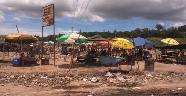 Morning market in Geruhu, Port Moresby (Credit: Dek Joe Sum)