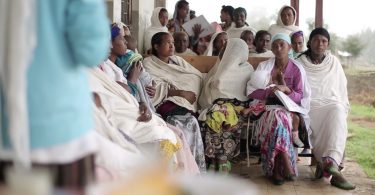 Waiting to be seen by a Health Extension Worker in Amhara region, Ethiopia (UNICEF Ethiopia/Flickr/CC BY-NC-ND 2.0)