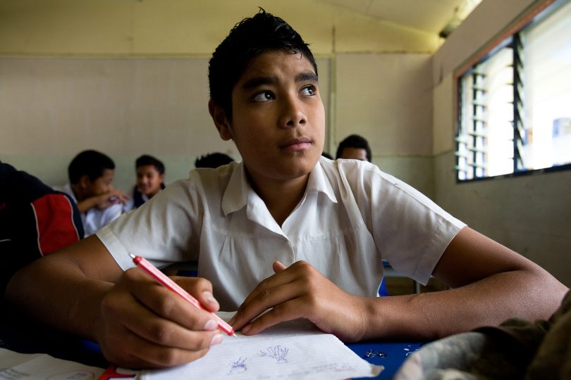 A Tongan high school student (Luis Enrique Ascui/ADB/Flickr/CC BY-NC-ND 2.0)