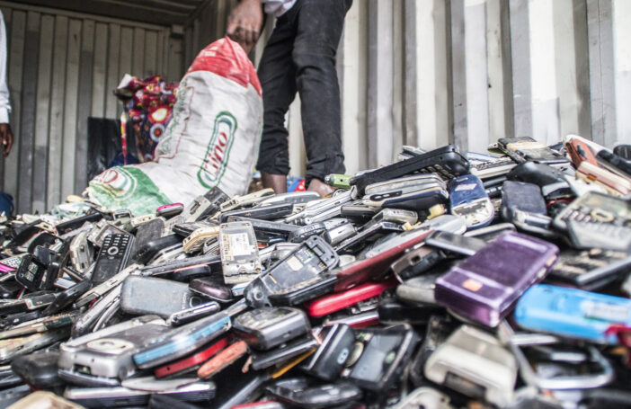 Collecting scrap phones (Fairphone/Flickr/CC BY-NC 2.0)