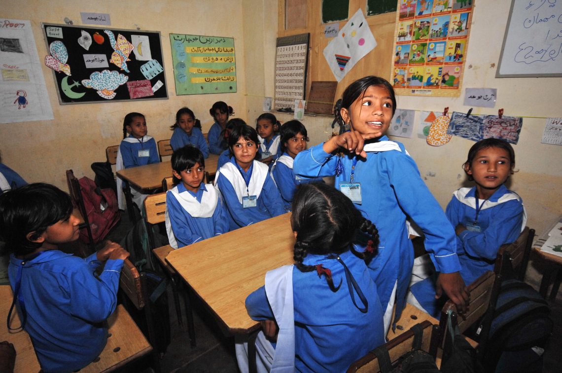 Pakistani children attending school (Credit: Caroline Suzman_World Bank/Flickr CC BY-NC-ND 2.0)
