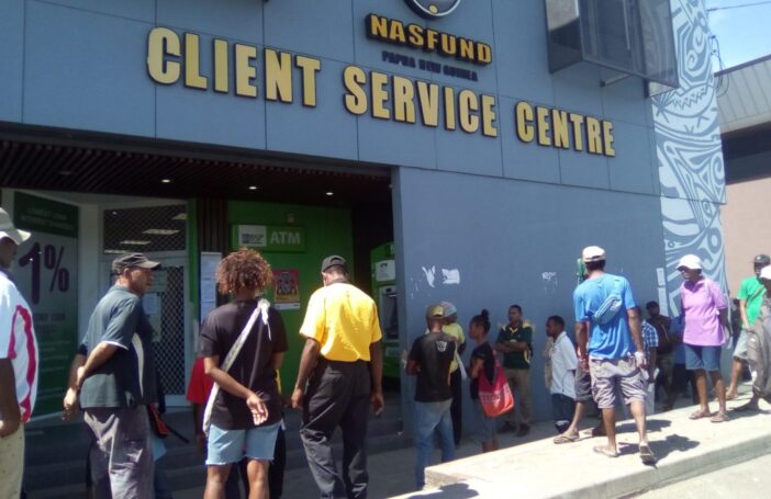 The beginning of a very long queue at the NASFUND office, Four Mile, as unemployed people seek early release of their superannuation (Photo credit: Jotam Sinopane)