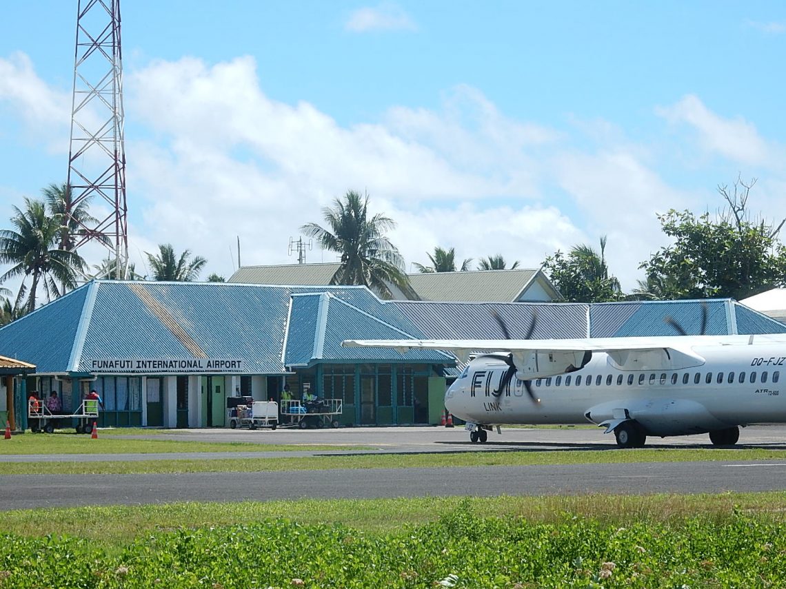 Funafuti airport, Tuvalu (Michael Coghlan/Flickr CC BY-SA 2.0)