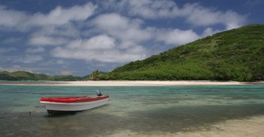Australia leaves Fiji to flounder