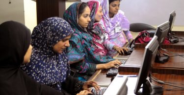 Women in Hyderabad learning computing skills