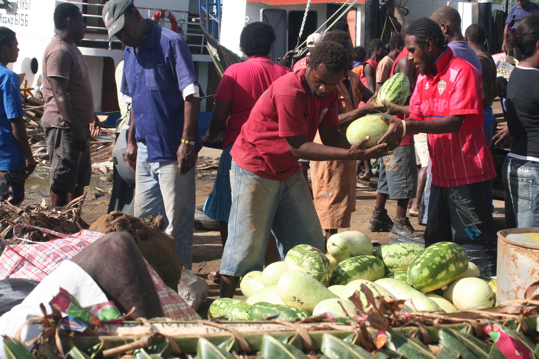 Market in Vanuatu (AusAID)