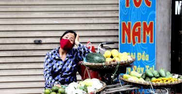 Street vendor during COVID-19 in Hanoi, Vietnam (ILO-Flickr)