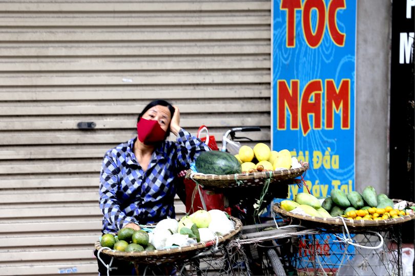 Street vendor during COVID-19 in Hanoi, Vietnam (ILO-Flickr)