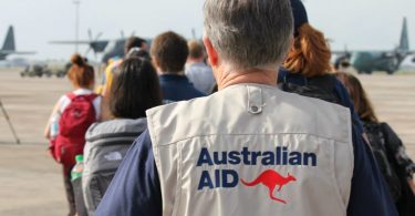 Australian Aid workers (Anne Orquiza-DFAT-Flickr)