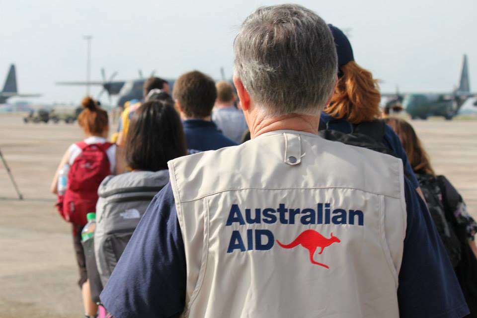 Australian Aid workers (Anne Orquiza-DFAT-Flickr)