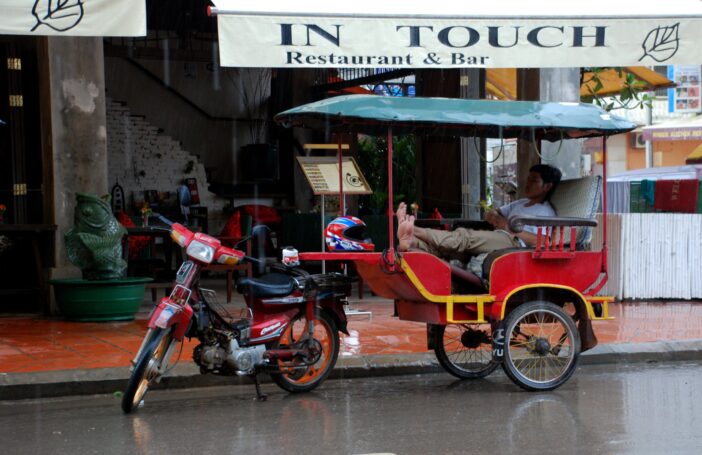 Tuk-tuk in Cambodia (Damian@Flickr-Flickr)