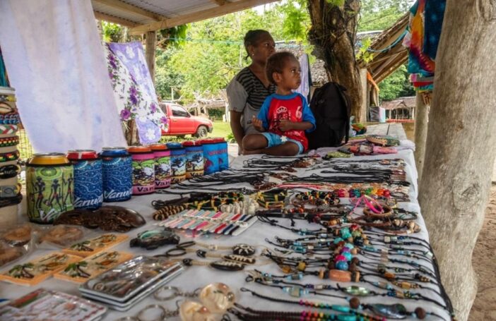 A handicrafts stall run by women from Hog Harbour, Vanuatu, selling to cruiseship tourists prior to COVID (Dirk Steenbergen)