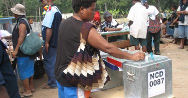 A woman voter in PNG (Lesley Clark)