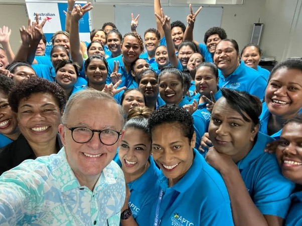 Australian Prime Minister Anthony Albanese with Fijian students, July 2022