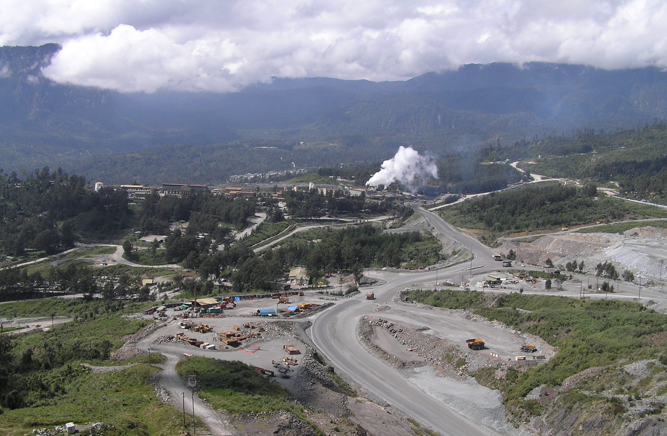 Porgera gold mine in 2005 (Richard Farbelini-Wikimedia Commons)