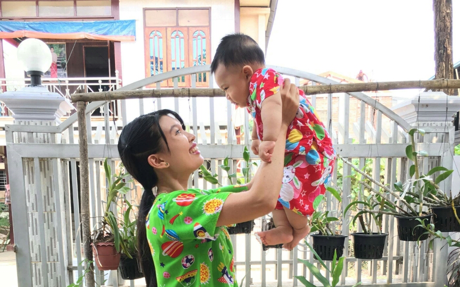 Mother and child in Myanmar