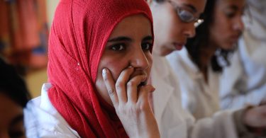 Young women at a vocational education and training centre, Morocco (Dana Smillie-World Bank-Flickr)