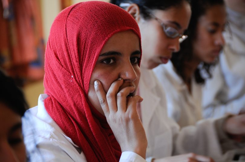 Young women at a vocational education and training centre, Morocco (Dana Smillie-World Bank-Flickr)