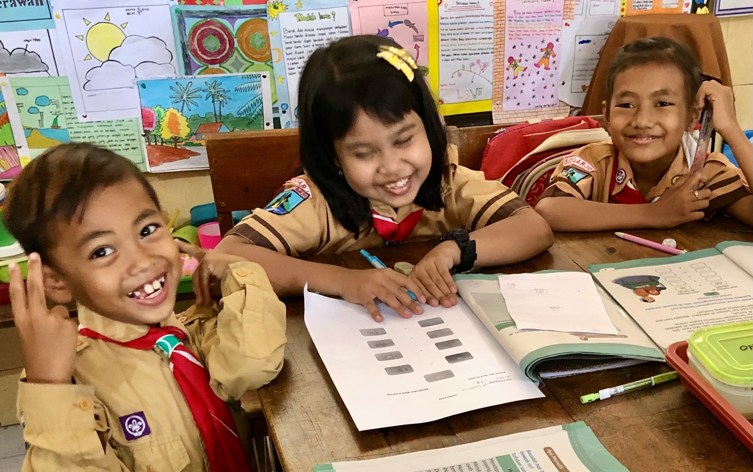 Children in classroom (Robert Cannon)