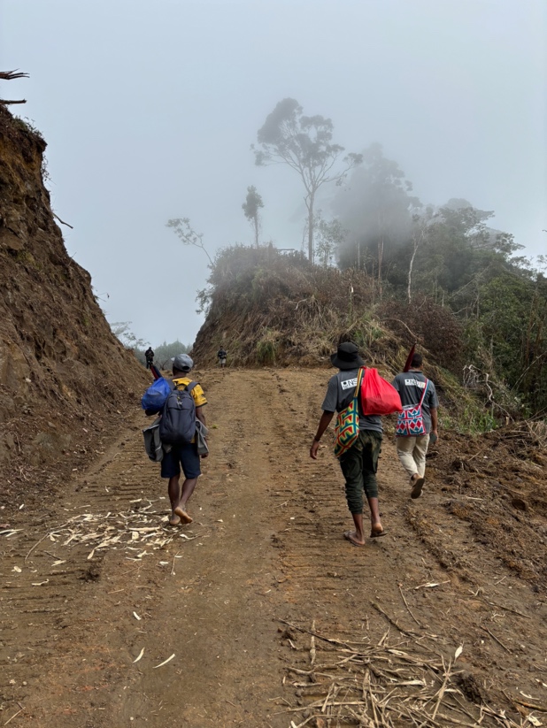 Walking the final section of the road toward Hawabango.