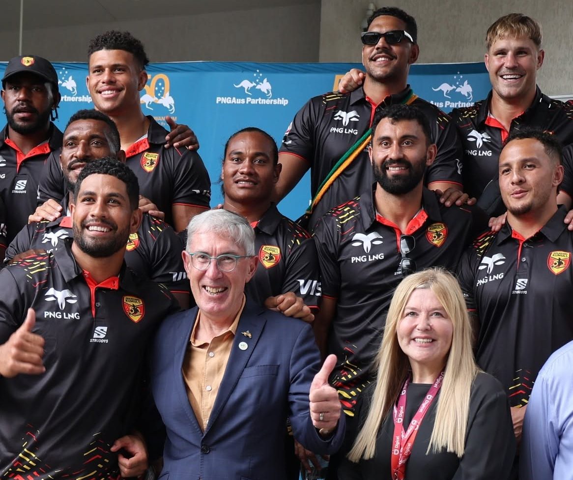 Kumuls and Australian High Commissioner Ewen McDonald