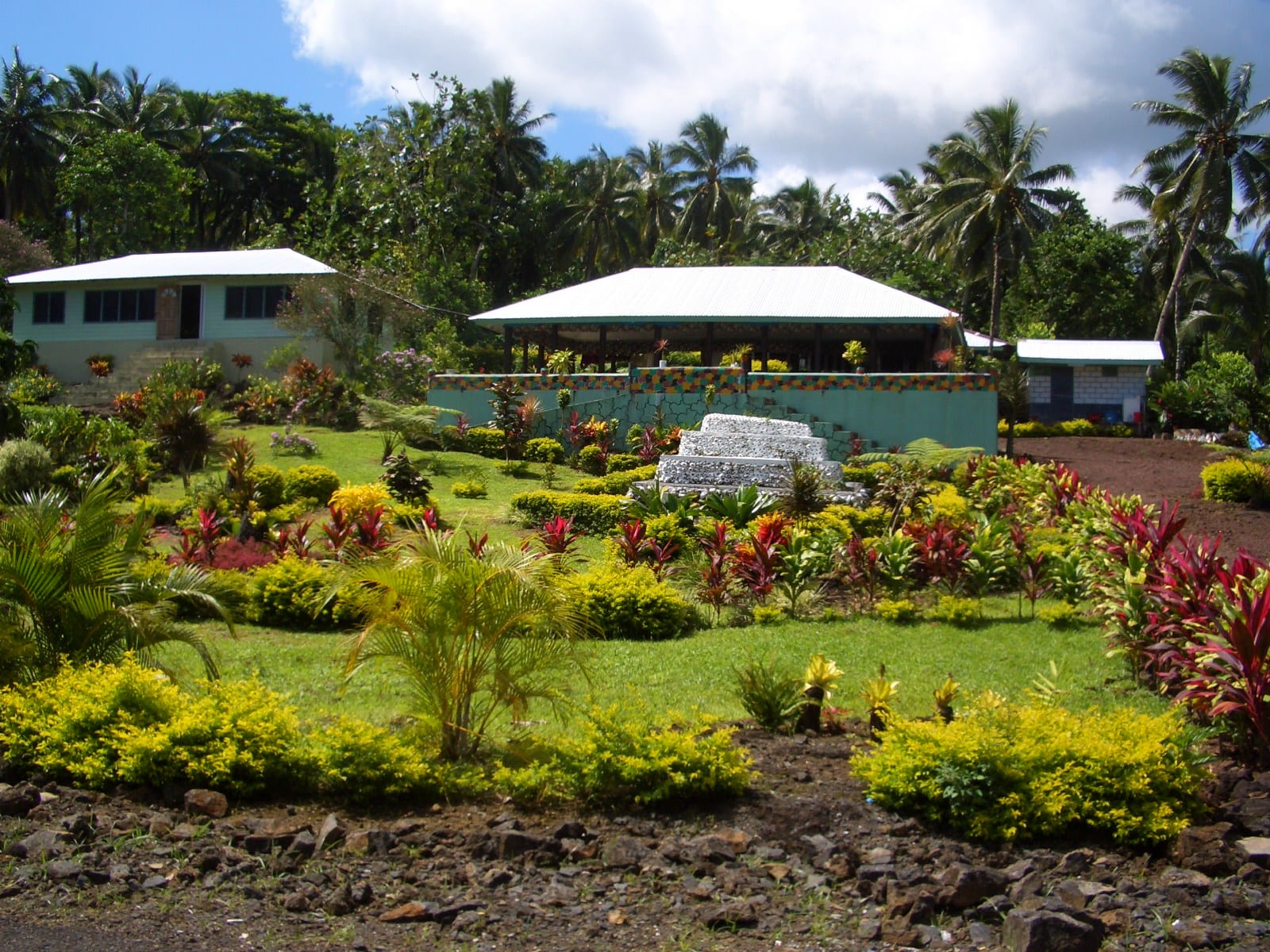 3255 Gardens near Poutasi 2