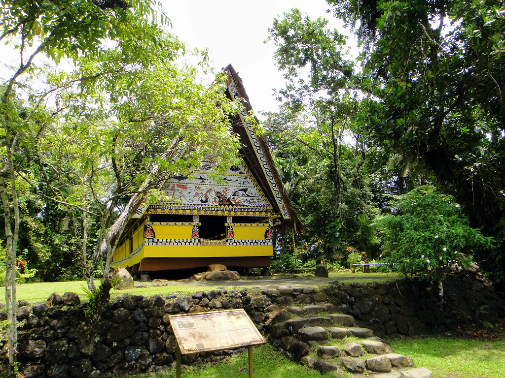 Inside Bai er a Ngesechel a Cherechar in Belau National Museum, Koror, Palau